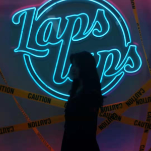 手伸进女朋友内裤里视频网站
